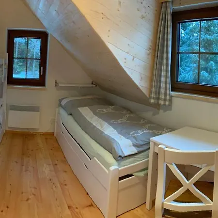 Almhaus & Almchalet بيت خشبي