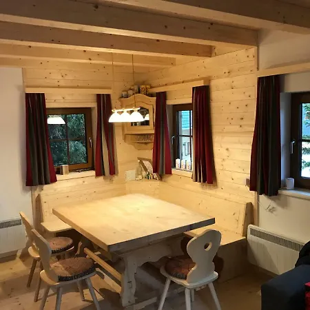 Almhaus & Almchalet Lodge *